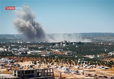 غارات جویة موسعة لسلاح الجو السوری والروسی على مقار هیئة تحریر الشام
