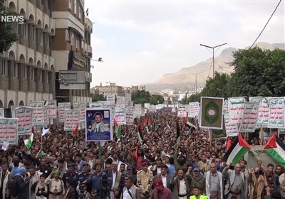 راهپیمایی مردم یمن در برابر سفارت دولت سوئد در محکومیت اهانت به قرآن کریم