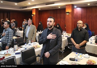  نشست صمیمی رئیس بنیاد شهید و امور ایثارگران باخبرنگاران