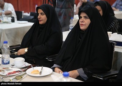  نشست صمیمی رئیس بنیاد شهید و امور ایثارگران باخبرنگاران