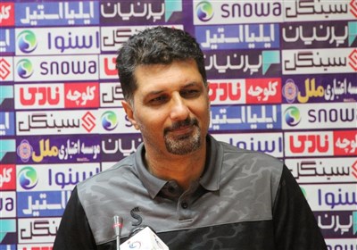  حسینی: امیدوارم در این ماراتن سخت آبروی تیم آلومینیوم را حفظ کنیم/ بازیکنانی را جذب کردیم که دم دست بودند 