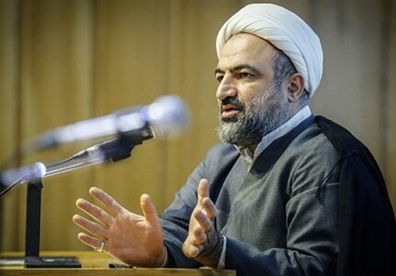 رسایی: فرزند عارف دارای تابعیت دوگانه است