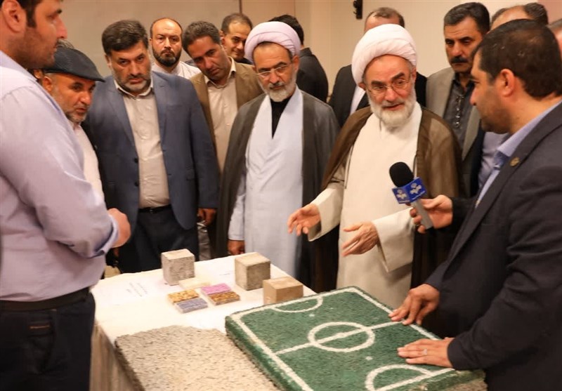 بازدید نماینده ولی‌فقیه در گیلان از نمایشگاه دستاوردهای جهاد دانشگاهی