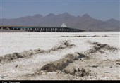 سلاجقه: دریاچه ارومیه وضعیت مناسبی ندارد/ از مردم برای احیای دریاچه کمک می‌خواهیم‌