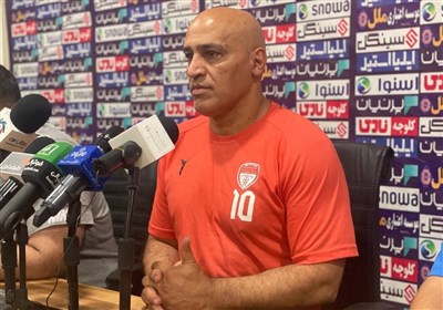  منصوریان: بزرگ‌ترین آسیب را از درون باشگاه فولاد خوردیم/ ۳ بار در چیدمان بازی دچار مشکل شدیم 