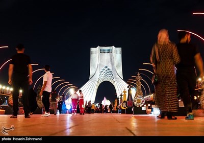  کدام مداحان فردا شب در میدان آزادی روضه خوانی می‌کنند؟ 