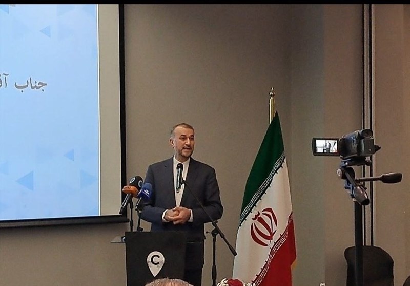 وزیر خارجه: به مسائل ایرانیان دوتابعیتی و سربازی ایرانیان مقیم خارج رسیدگی می‌کنیم