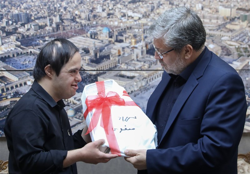 تقدیر شهرداری مشهد از قهرمان پاراکاراته آسیا + عکس