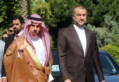 Iran&apos;s FM to Visit Riyadh following Saudi Counterpart&apos;s Tehran Visit: Report