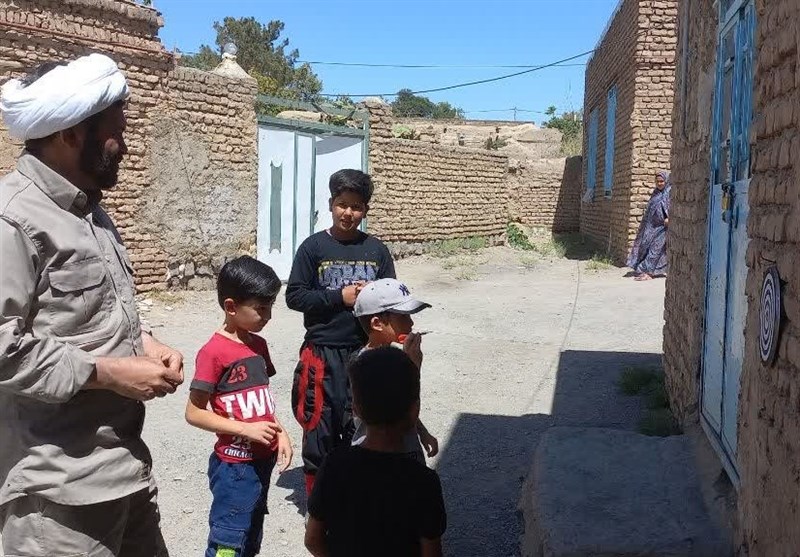 اردویی از جنس ‌معرفت در ۸ روستای مرزی صالح‌آباد/ اینجا جهادگران مشق عشق می‌کنند