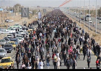  خروج ۷۰۰ هزار زائر اربعین از ۶ پایانه مرزی/ ترافیک سنگین در ورودی شهر مهران 
