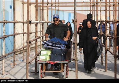زائران اربعین حسینی در پایانه مرزی شلمچه