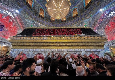 Pilgrims Visit Imam Ali (AS) Shrine in Najaf ahead of Arbaeen