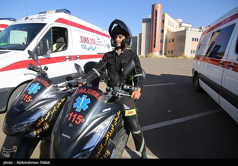 &quot;موتورلانس‌ها&quot; در تهران 10 دقیقه‌ای بر بالین بیماران می‌رسند/ کمبود 240 موتورلانس در تهران