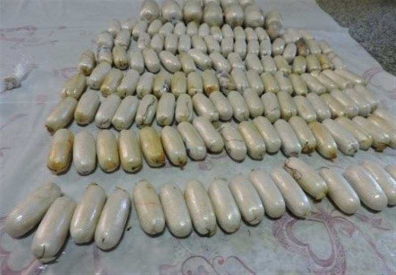 کشف 100 بسته هروئین از معده 2 قاچاقچی در اصفهان