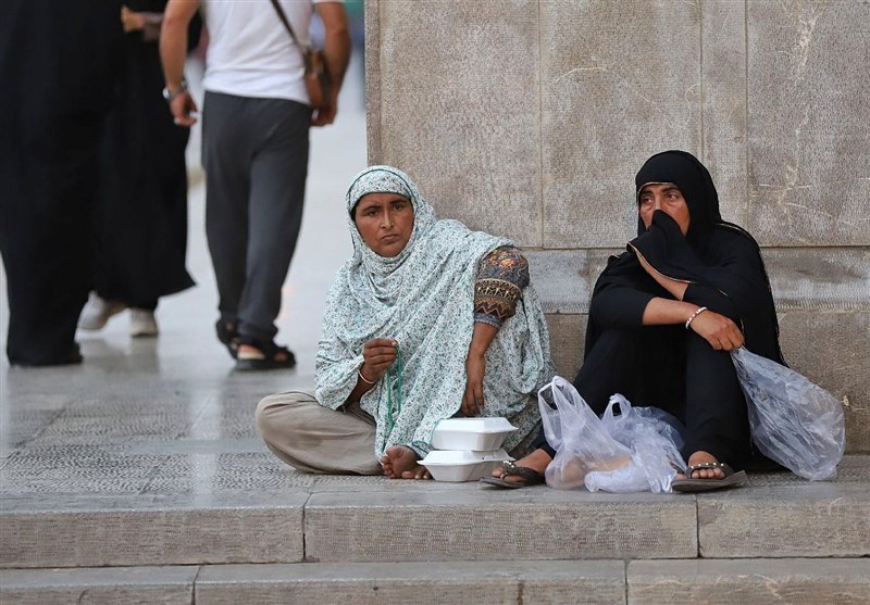 میزبانی از زائران اربعین در ‌چایخانه حرم حضرت معصومه (س)‌ + تصاویر