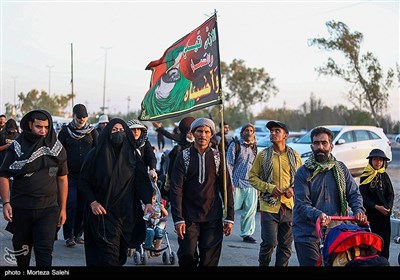 مسيرة زوار الأربعين الحسيني من النجف إلى كربلاء