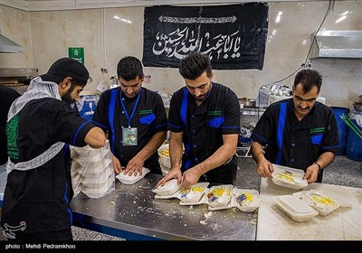 خدمت‌رسانی به زئران اربعین حسینی در مرز چذابه