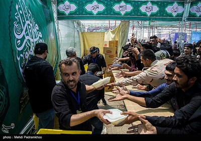 خدمت‌رسانی به زئران اربعین حسینی در مرز چذابه