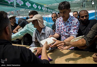 خدمت‌رسانی به زئران اربعین حسینی در مرز چذابه