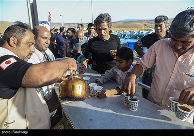 خدمت رسانی به زائرین اربعین حسینی در مرز مهران
