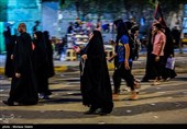 پیاده روی شبانه زائرین اربعین حسینی در مسیر نجف به کربلا