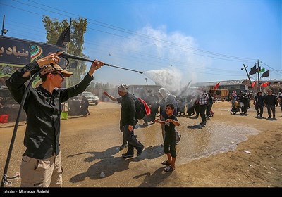 پیاده روی زائرین اربعین حسینی در مسیر نجف به کربلا