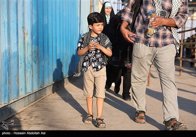 کودکان حسینی در پیاده روی اربعین - شلمچه