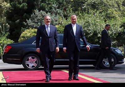 أمير عبداللهيان يستقبل وزير الخارجية التركي