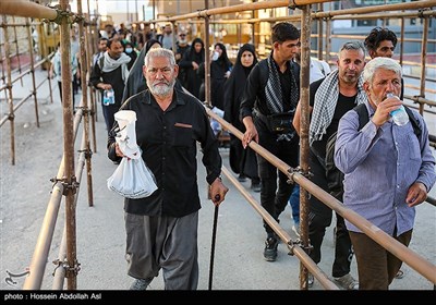 بازگشت زائرین اربعین حسینی از مرز شلمچه 