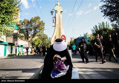 پیاده روی جاماندگان اربعین در تهران