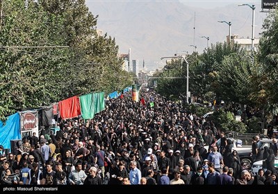 پیاده روی جاماندگان اربعین در تهران