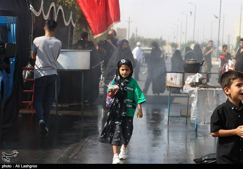 "قدم‌ به قدم" در "بین‌الحرمین ایران" به یاد "بین‌الحرمین عتبات عالیات"/ راهپیمایی جاماندگان اربعین در سمنان + فیلم