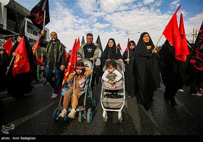 پیاده‌روی جاماندگان اربعین حسینی در شیراز 