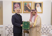 سفیر ایران در عربستان استوارنامه خود را تحویل داد
