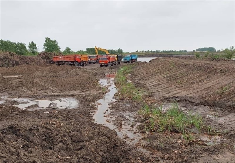 گلایه مردم پاپکیاده لنگرود از انتقال خاک به نام پروژه احیای آب‌بندان