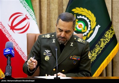 آیین امضاء تفاهم نامه همکاری مشترک بین شهرداری تهران و وزارت دفاع و پشتیبانی نیروهای مسلح