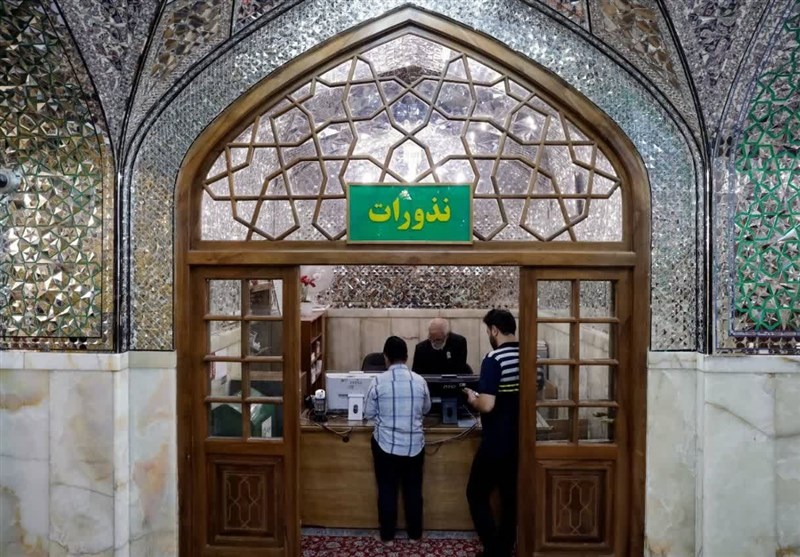 گفت‌وگو با ناذران حرم مطهر رضوی/ تحفه‌ای از سر ارادت برای امام رئوف