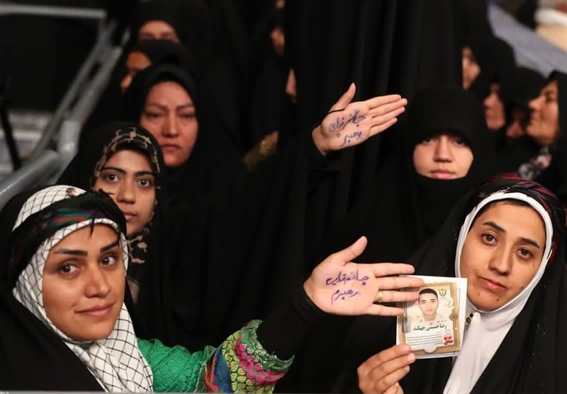 دیدار با رهبر؛ آرزوی بانوی عشایر که هنگام موکب‌داری اربعین برآورده شد