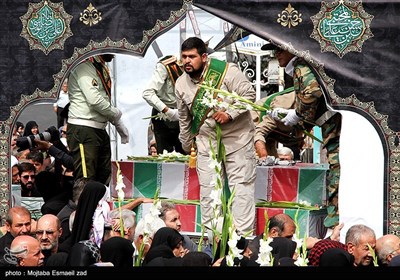 تشییع پیکر 23 شهید تازه تفحص شده در ارومیه/ خط و نشان مردم برای دشمنان ایران