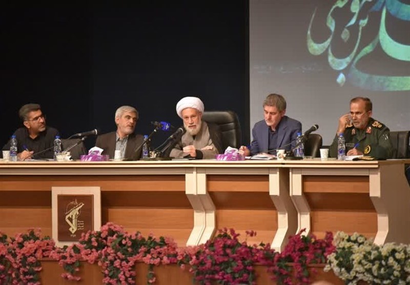 امام جمعه شیراز: در 150 سال اخیر هر چه ‌به سمت آمریکا، انگلیس و اروپا رفتیم ‌وضعیت ایران خراب‌تر شد‌