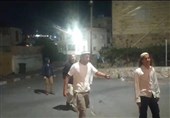 Israeli Settlers Raid Southern West Bank City of al-Khalil, Injure Palestinian