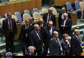 طرد سفیر الکیان الصهیونی لدى الأمم المتحدة من قاعة الجمعیة العامة