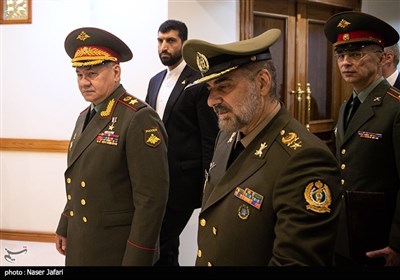 لقاء وزيري دفاع إيران وروسيا