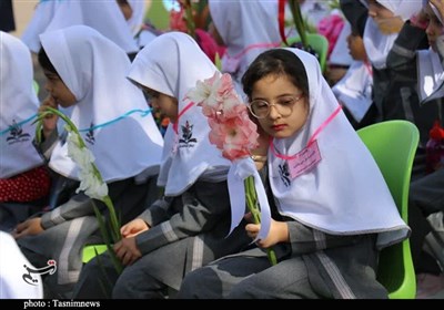 بیش از 77000 دانش آموز کلاس اولی استان کرمان نخستین روز مدرسه خود را تجربه کردند + تصویر