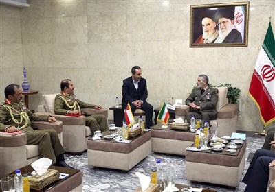  موسوی در دیدار فرمانده عمانی: خطر گسترش رژیم صهیونیستی در منطقه را به همسایگان یادآوری کنید 