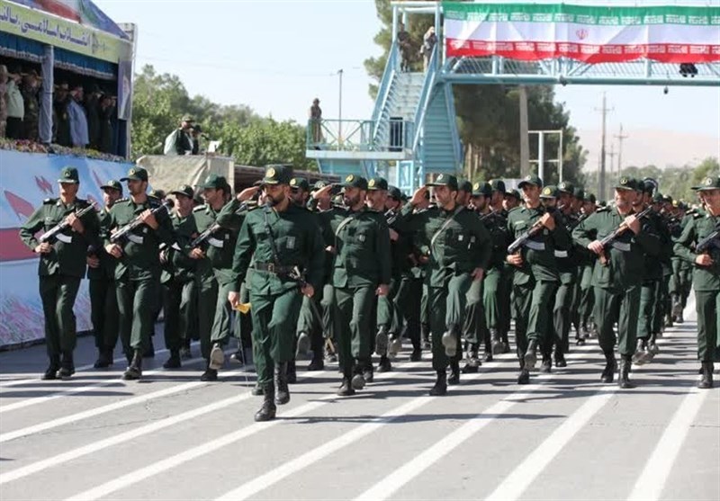 رژه نیروهای مسلح در کرمانشاه به روایت تصویر