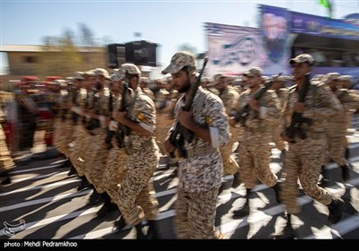 مراسم رژه نیروهای مسلح جمهوری اسلامی ایران-اهواز