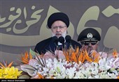 رئیسی در رژه 31 شهریور: اجازه نمی دهیم هیچ گروه تروریستی مسلحی در اطراف ایران باشد/ وضعیت مرزها باید حفظ شود