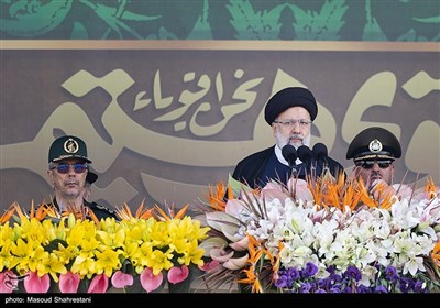 استعراض للقوات المسلحة الإيرانية في طهران